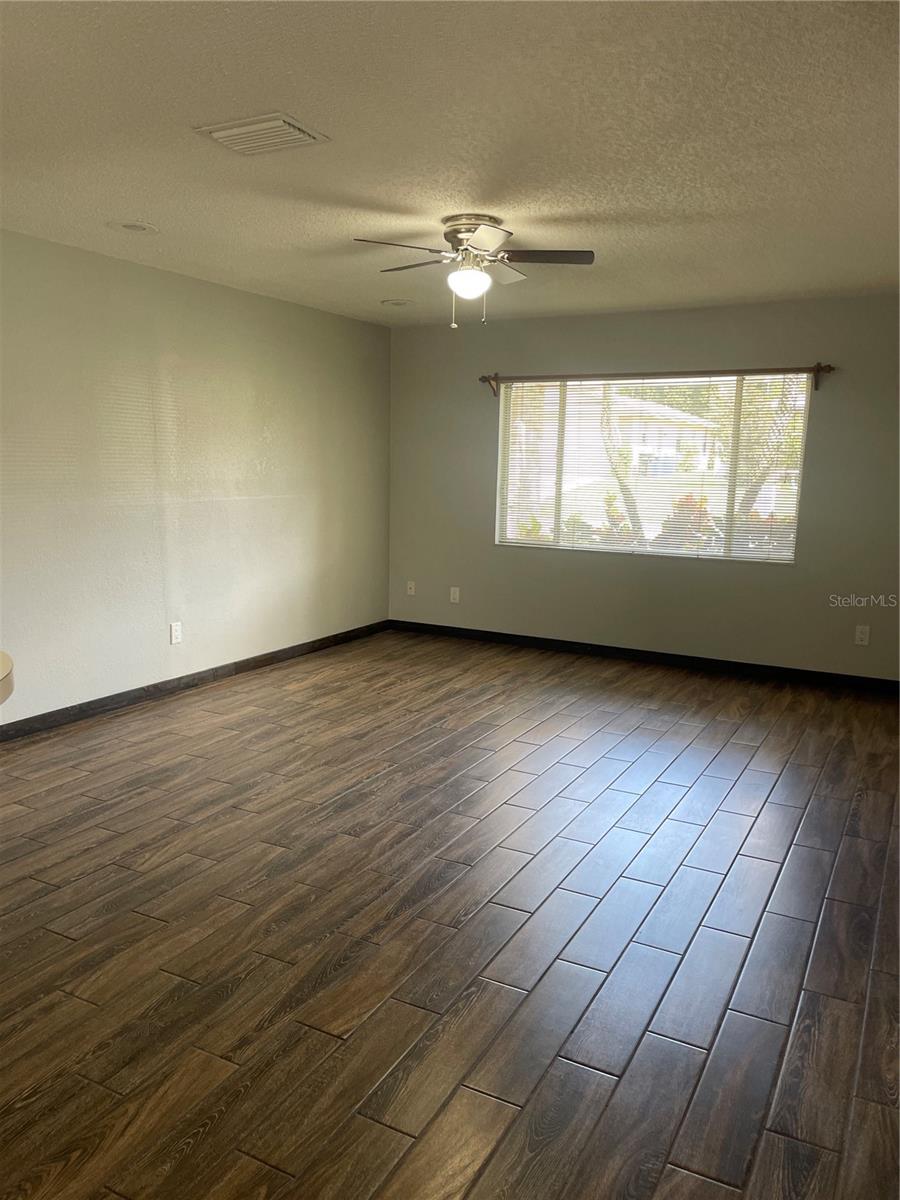 BRANDON GROVES SEC ONE - Residential Lease