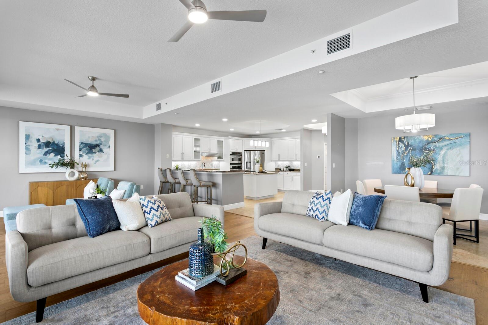 LA BAHIA CONDO - Residential