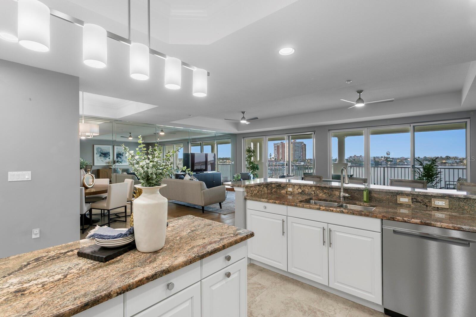 LA BAHIA CONDO - Residential