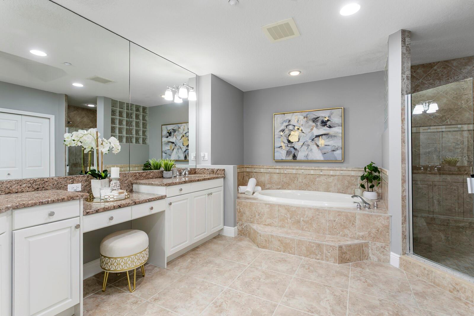 LA BAHIA CONDO - Residential