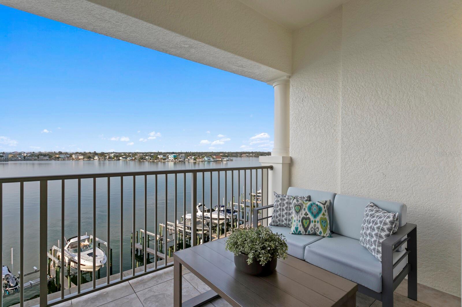 LA BAHIA CONDO - Residential