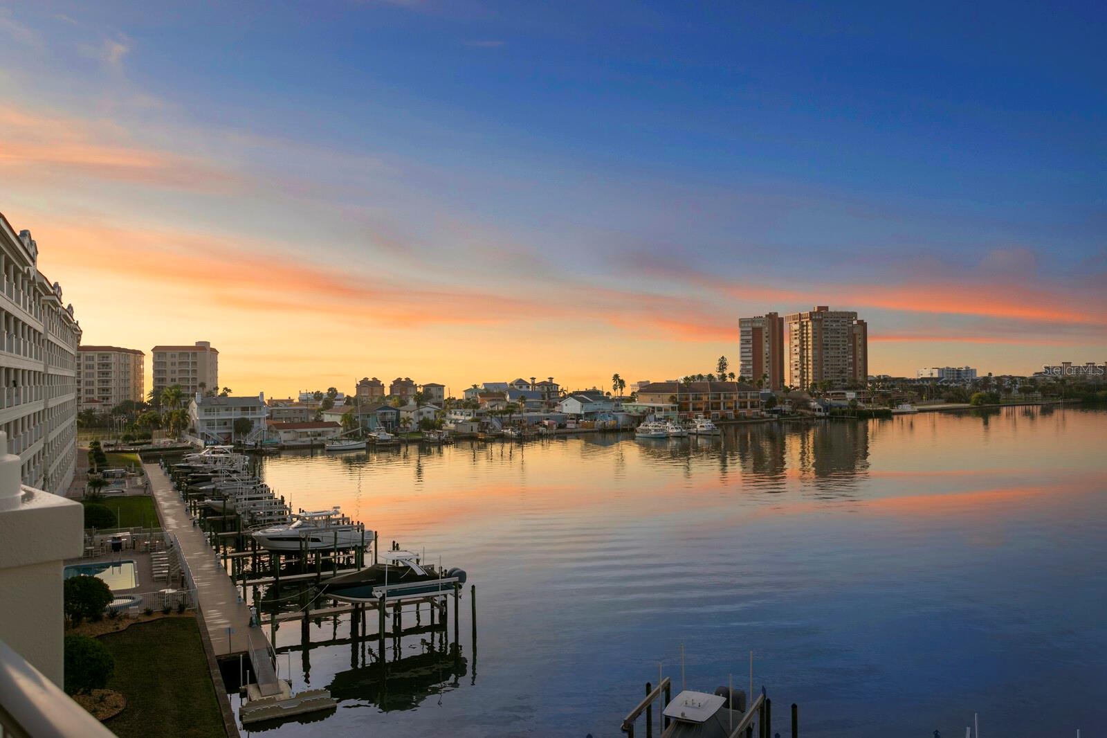 LA BAHIA CONDO - Residential