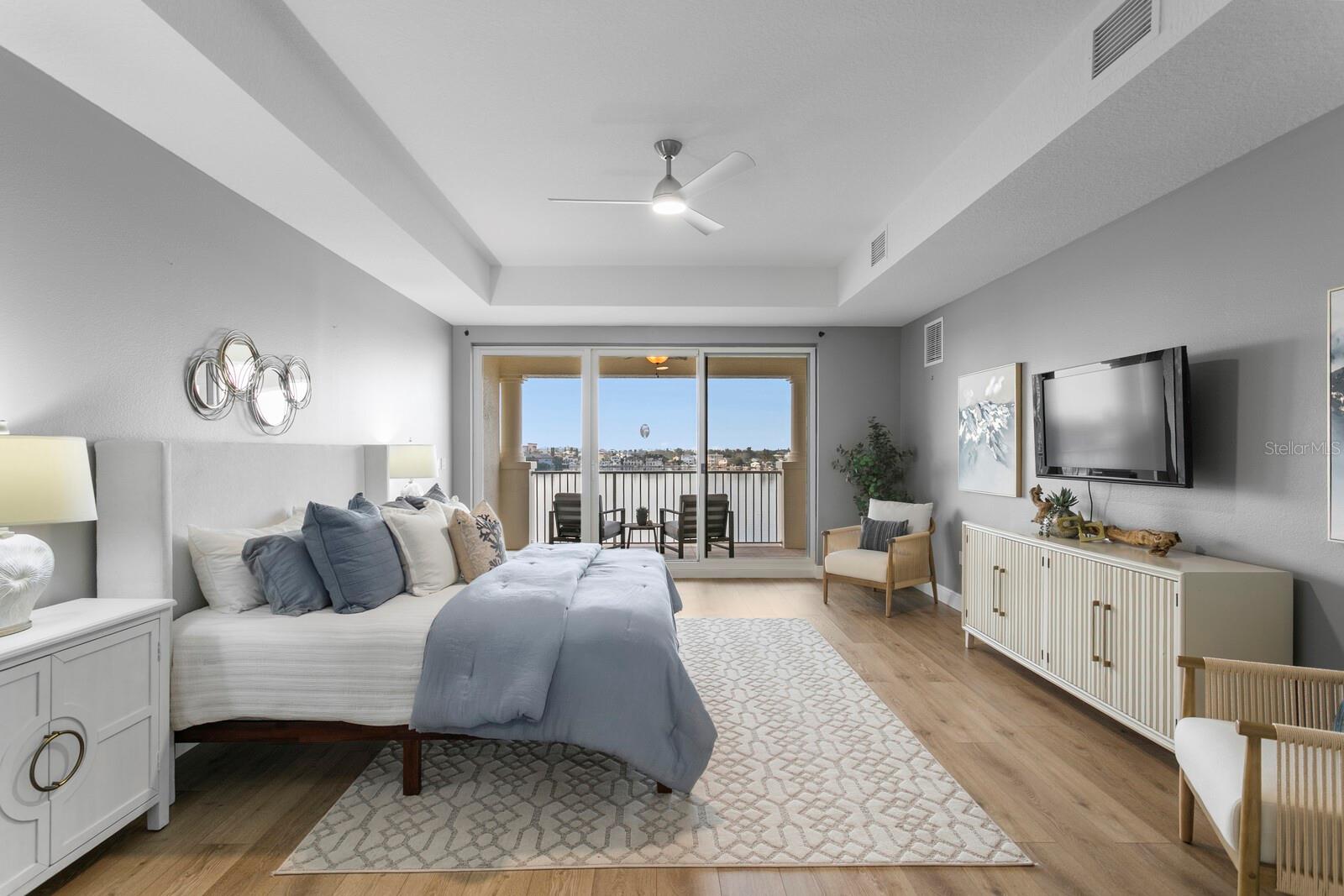 LA BAHIA CONDO - Residential