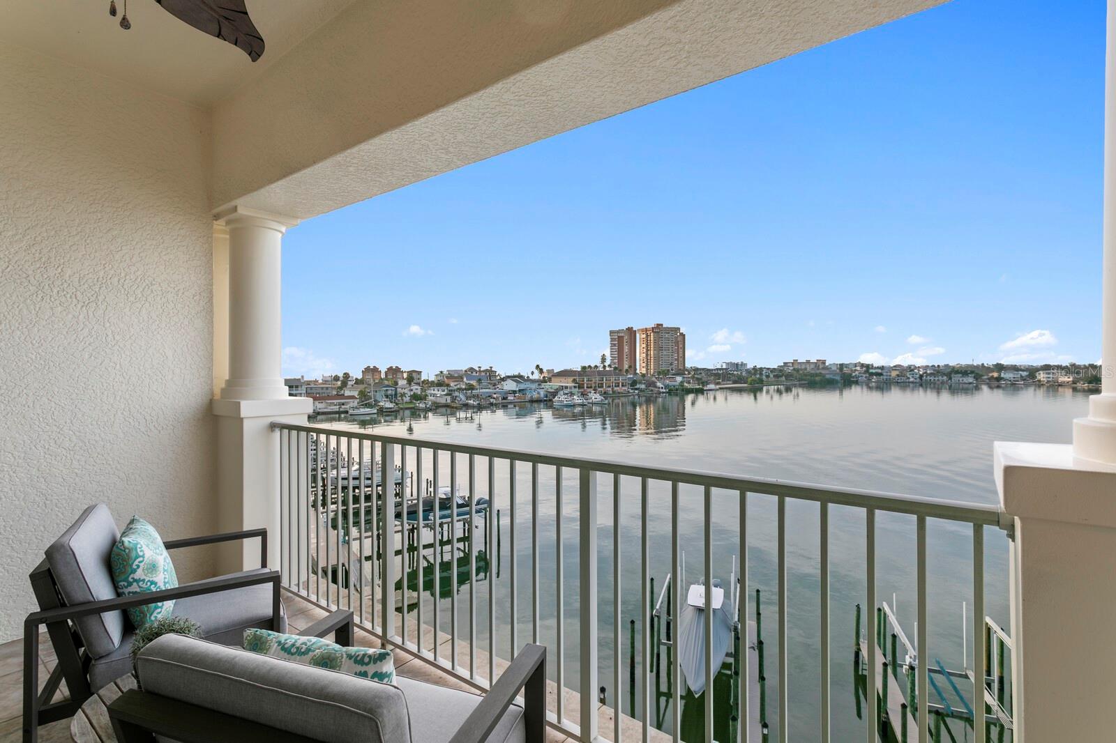 LA BAHIA CONDO - Residential