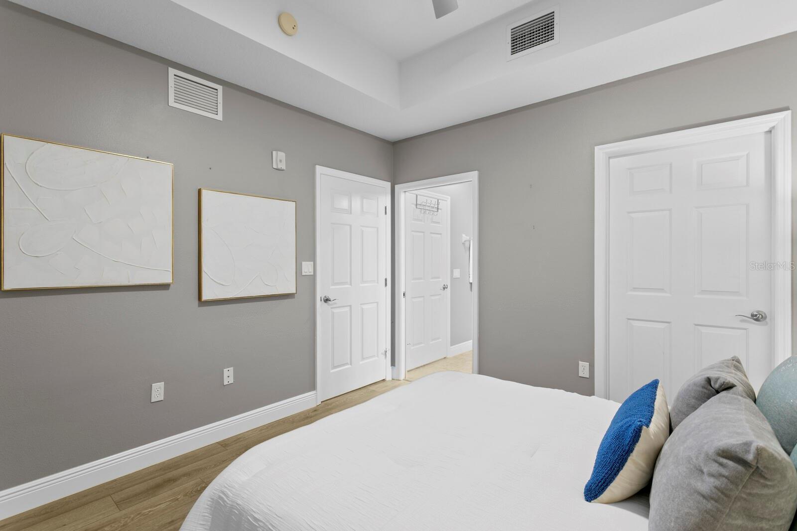 LA BAHIA CONDO - Residential