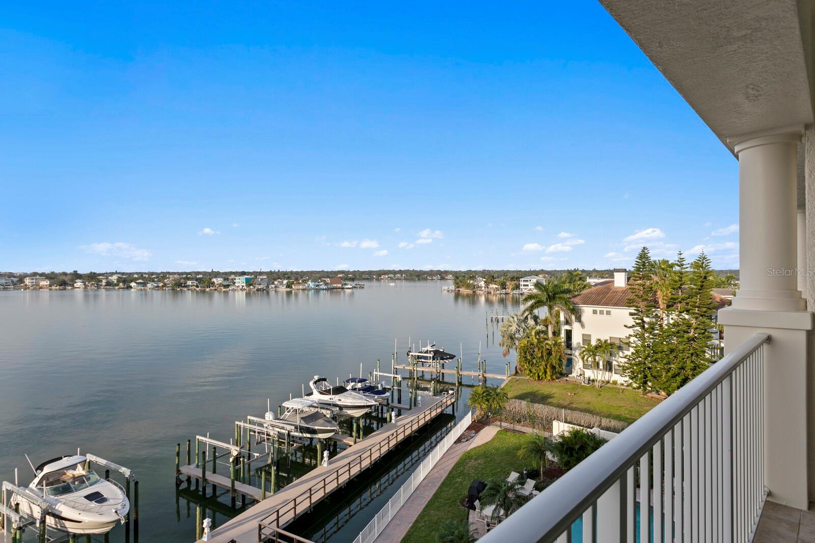 LA BAHIA CONDO - Residential