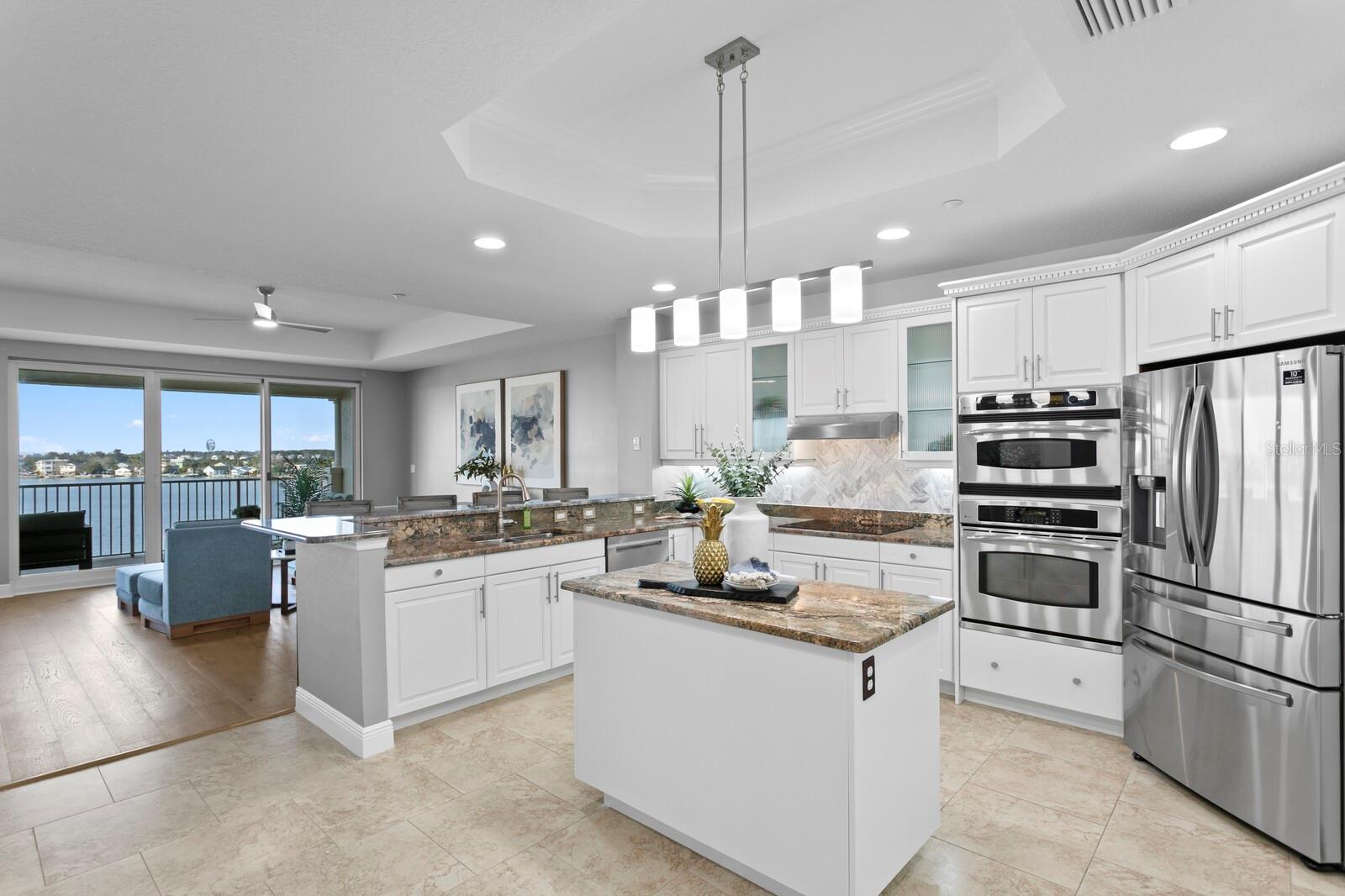 LA BAHIA CONDO - Residential