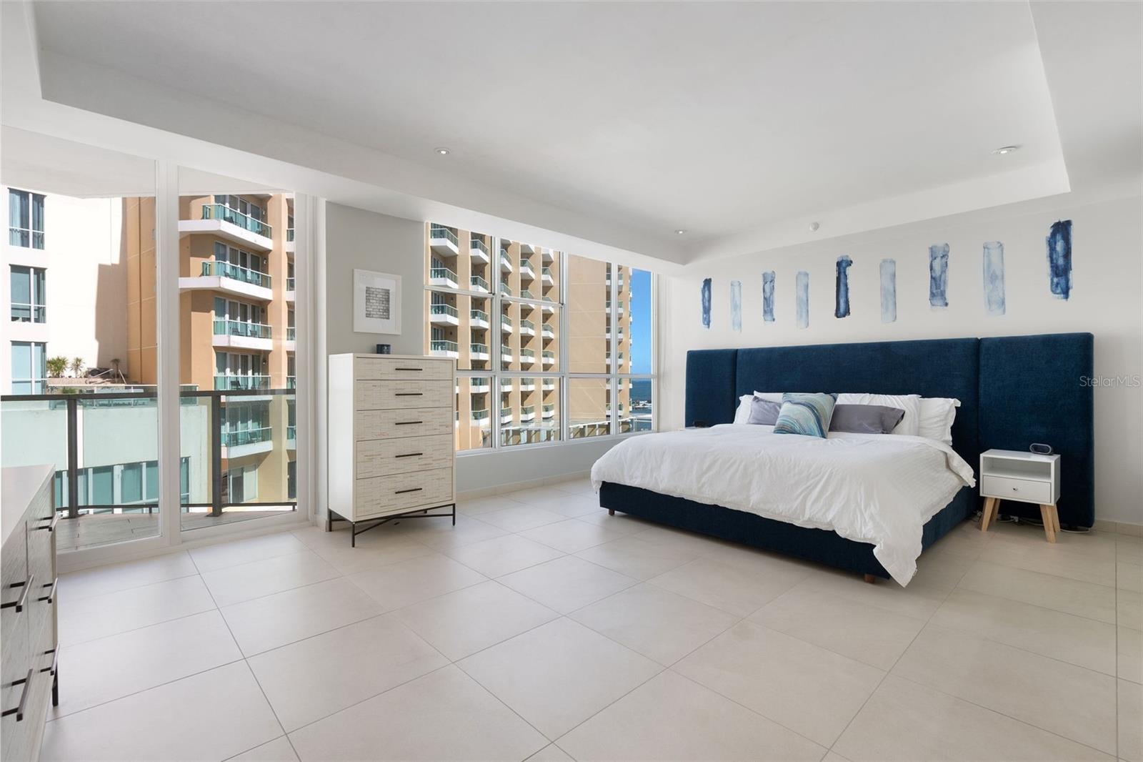 BAHIA PLAZA - Residential