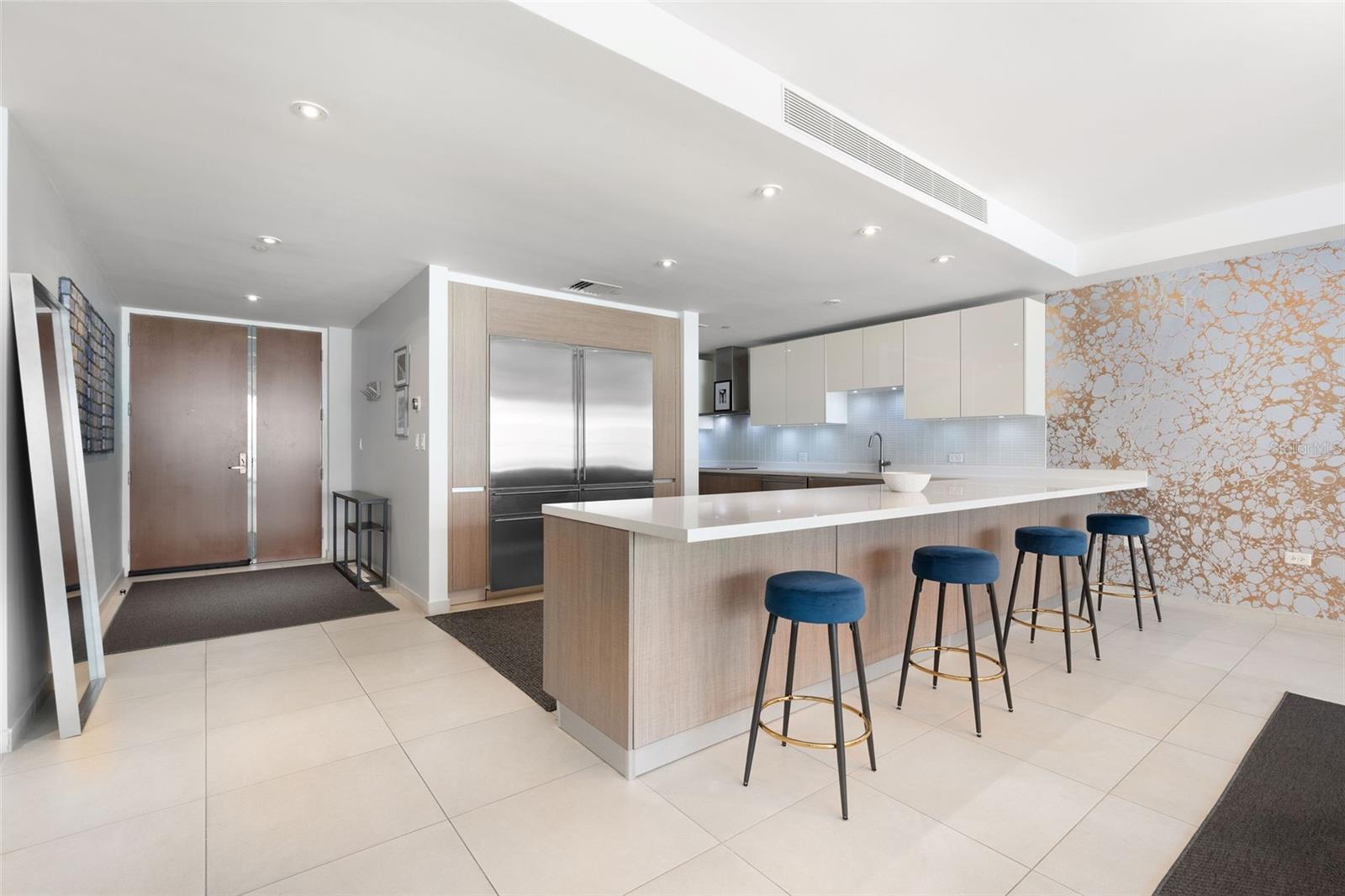 BAHIA PLAZA - Residential