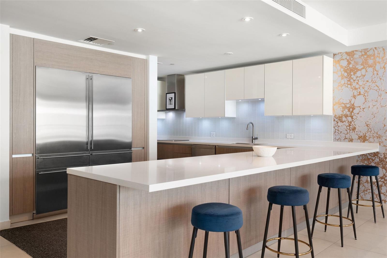 BAHIA PLAZA - Residential