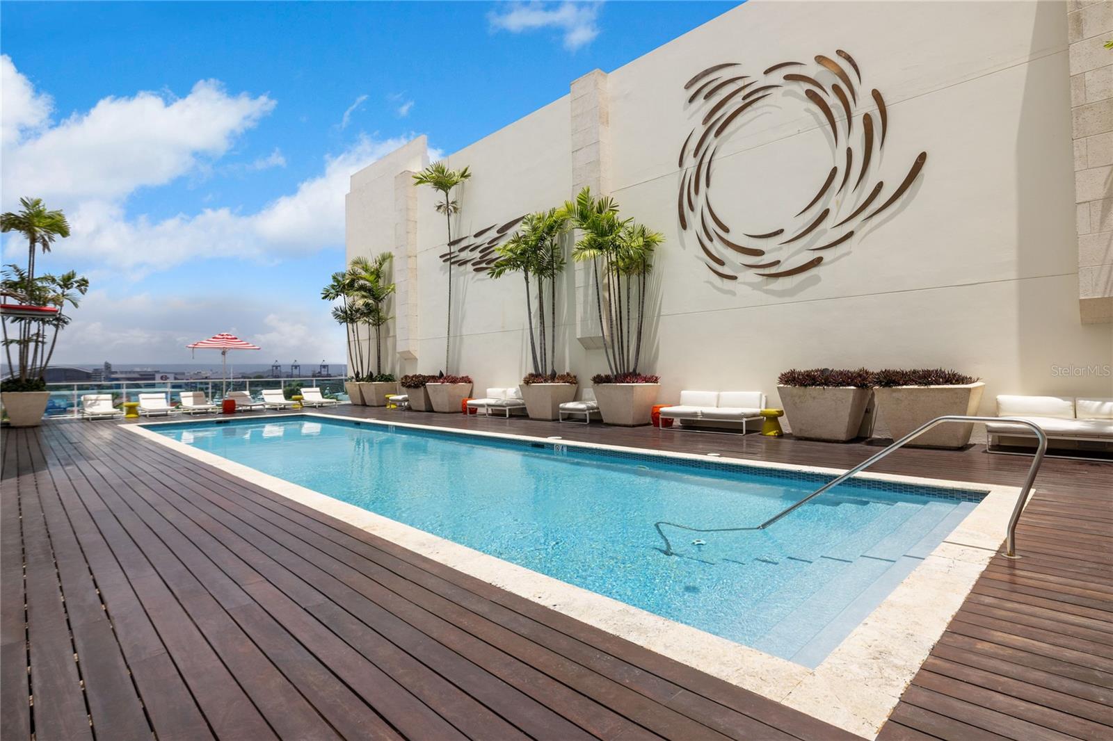 BAHIA PLAZA - Residential