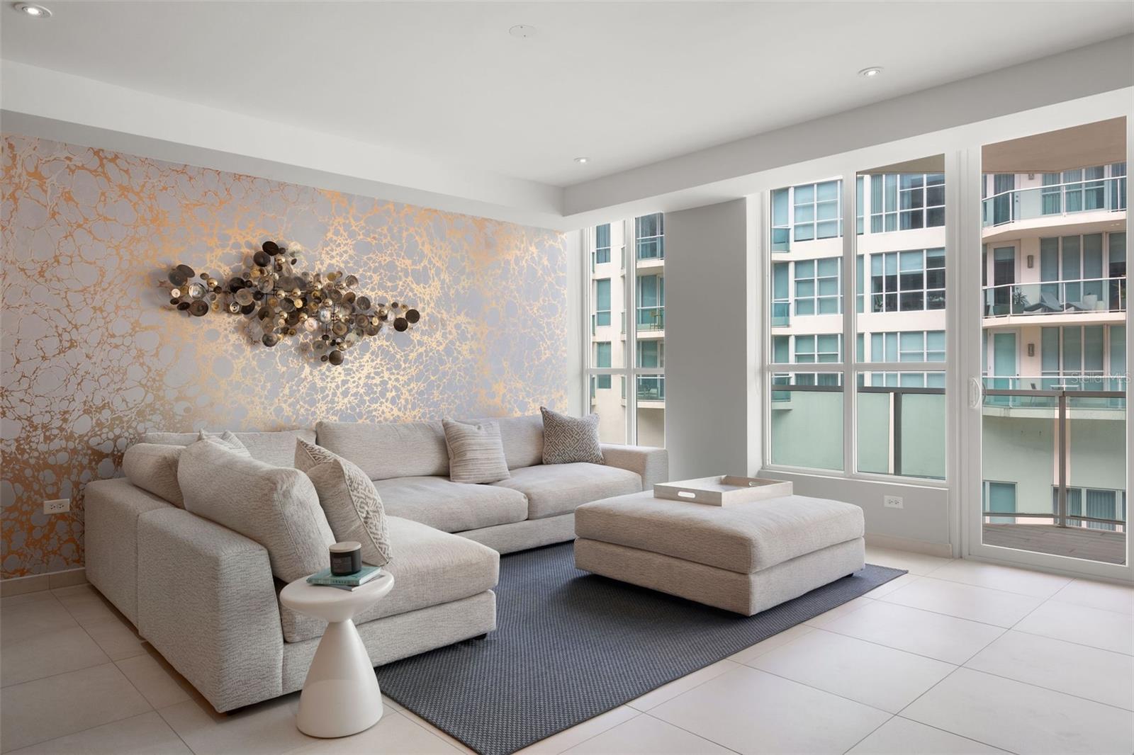 BAHIA PLAZA - Residential