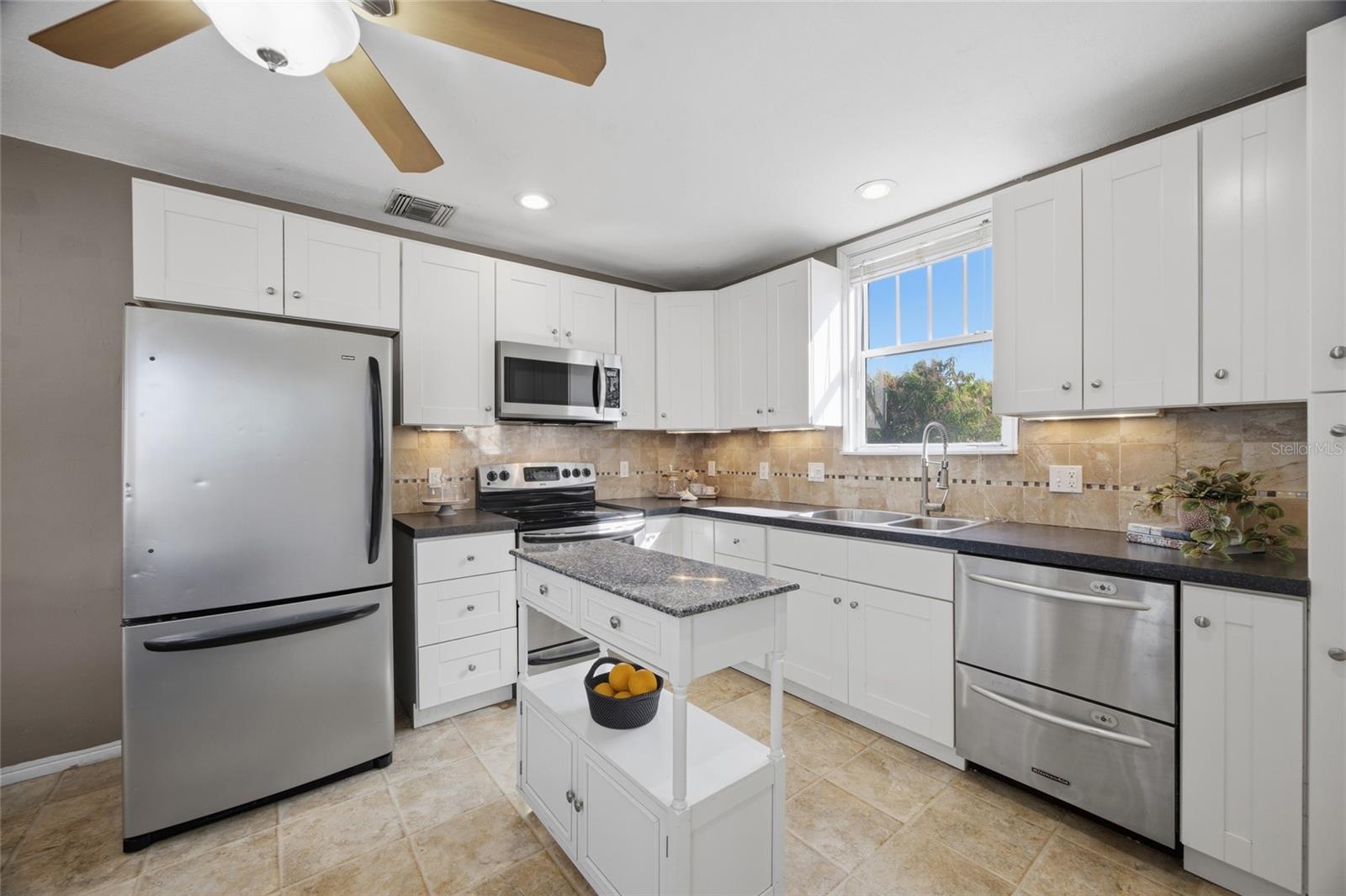 BAY VIEW PARK SEC P - Residential