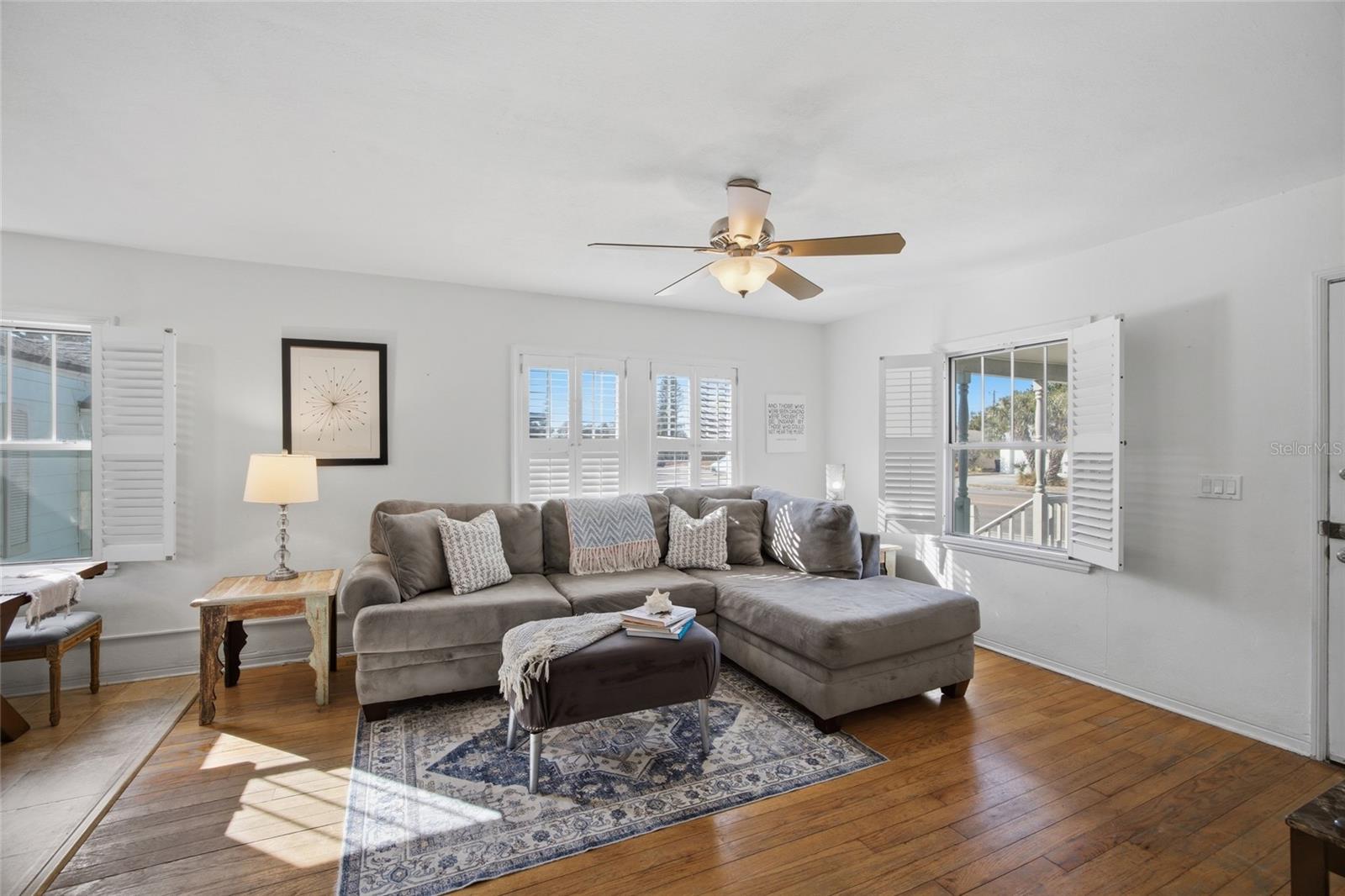 BAY VIEW PARK SEC P - Residential