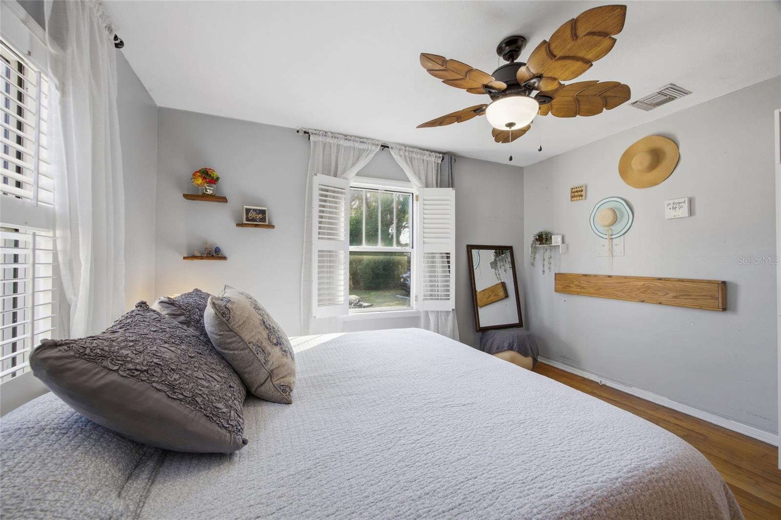 BAY VIEW PARK SEC P - Residential