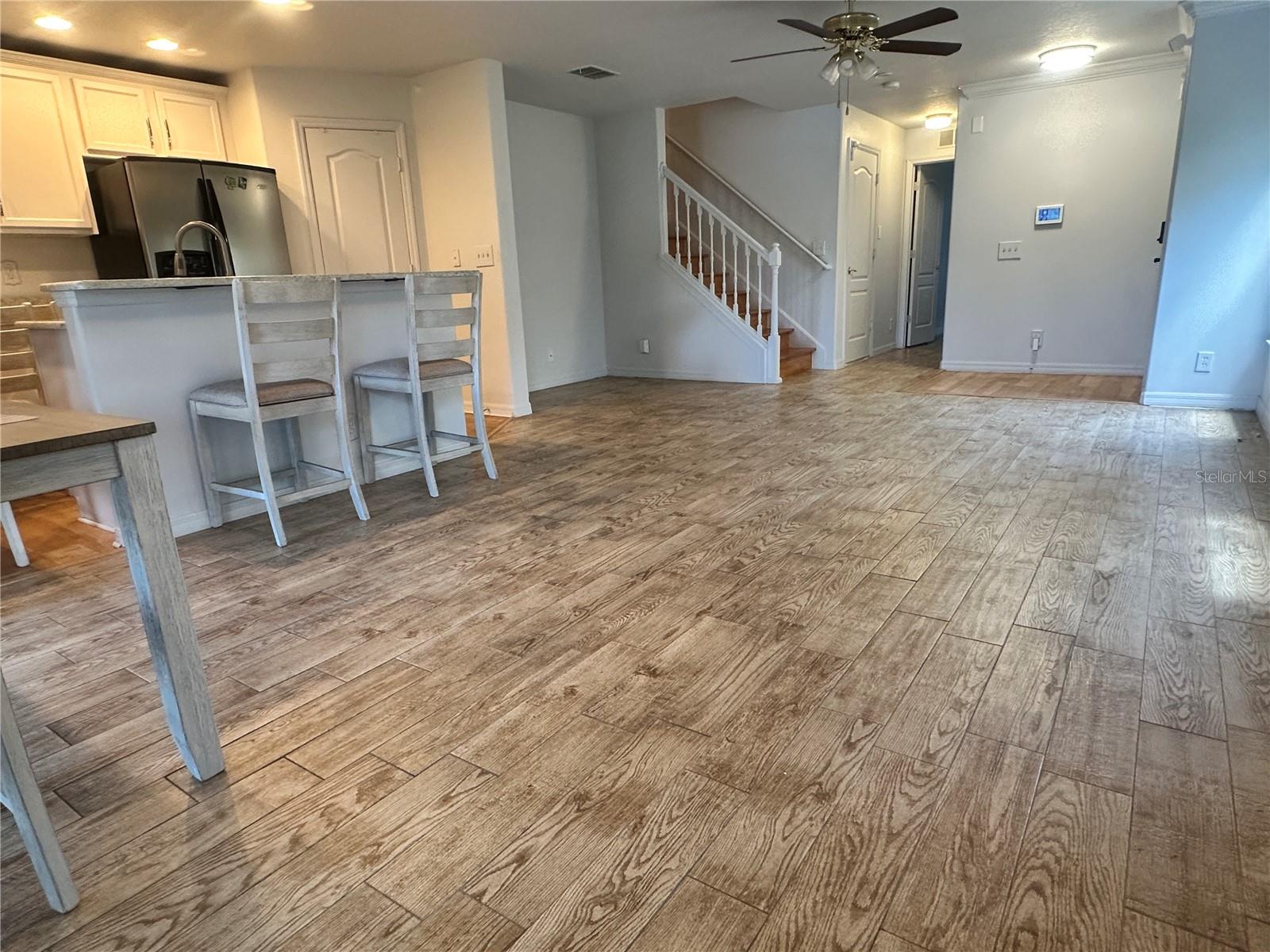 SUNSET POINTE TWNHMS - Residential