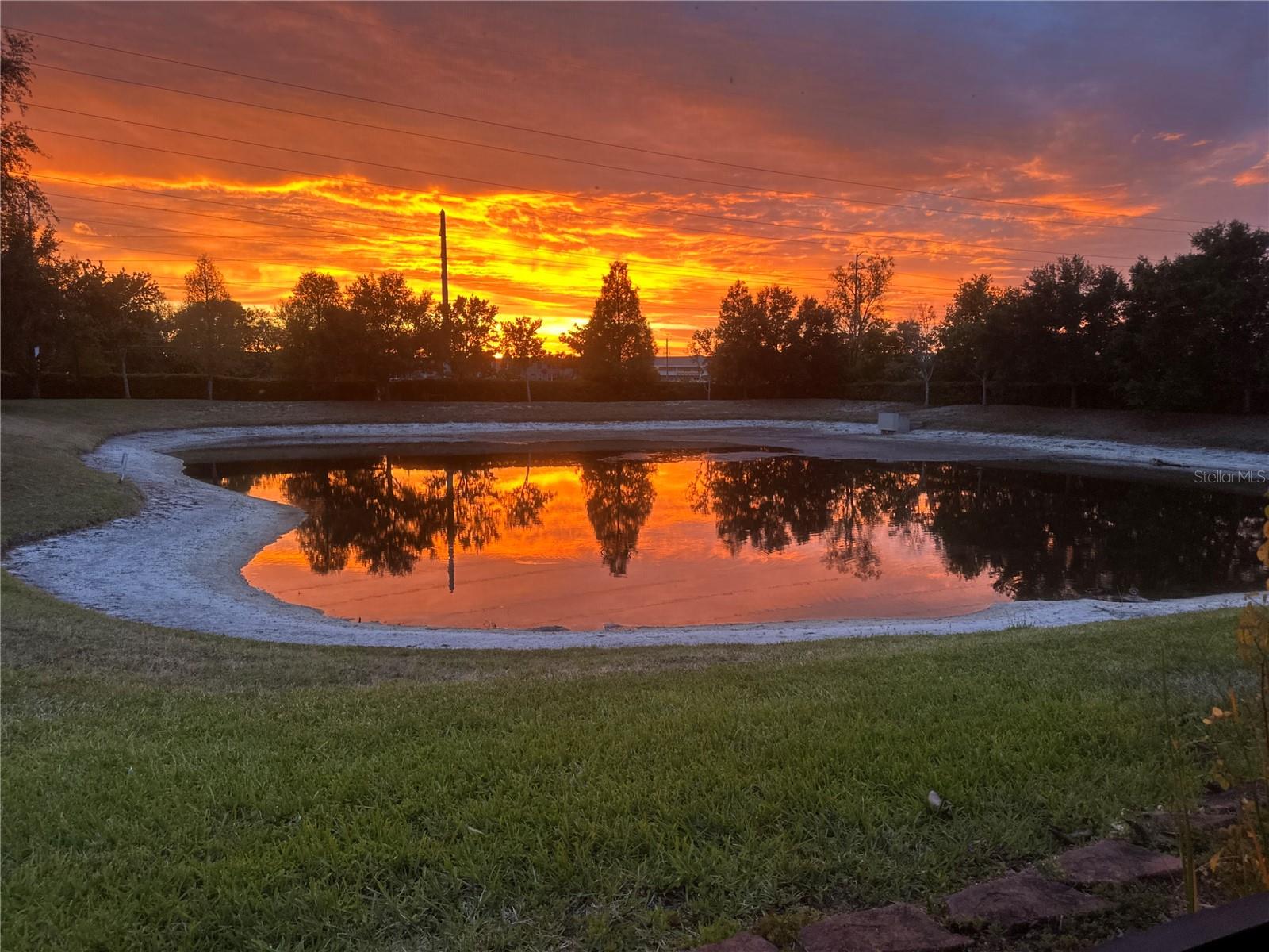 SUNSET POINTE TWNHMS - Residential