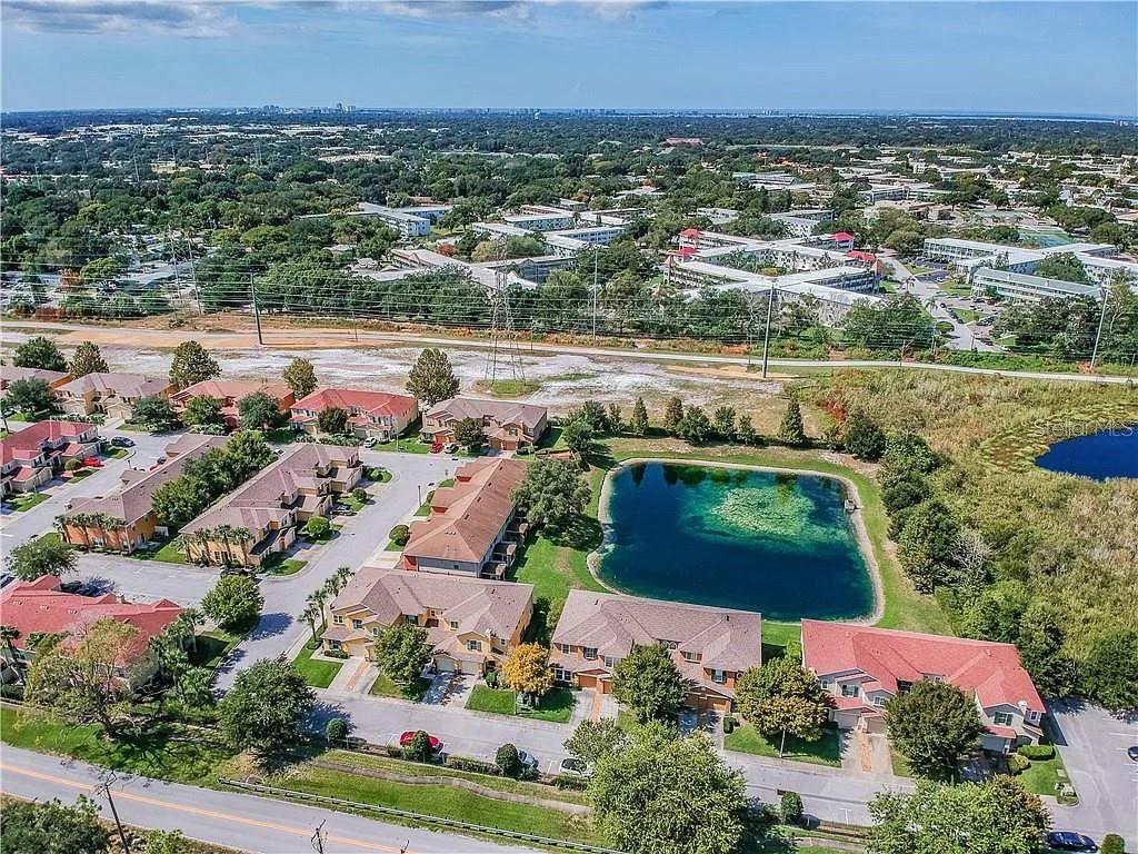 SUNSET POINTE TWNHMS - Residential