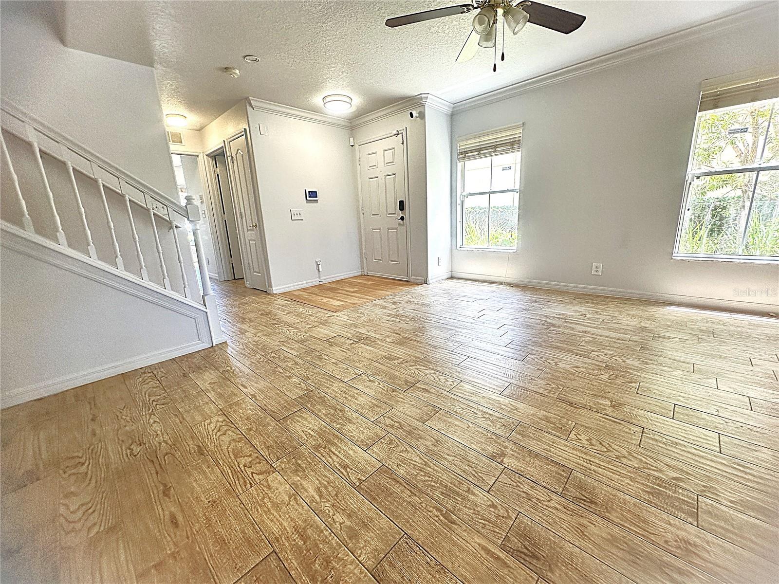 SUNSET POINTE TWNHMS - Residential