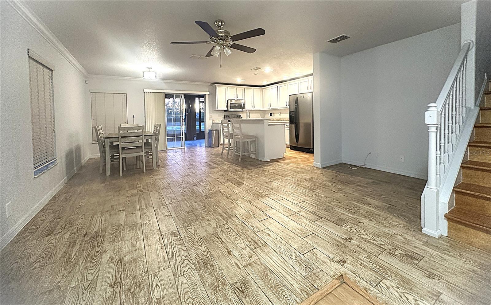 SUNSET POINTE TWNHMS - Residential
