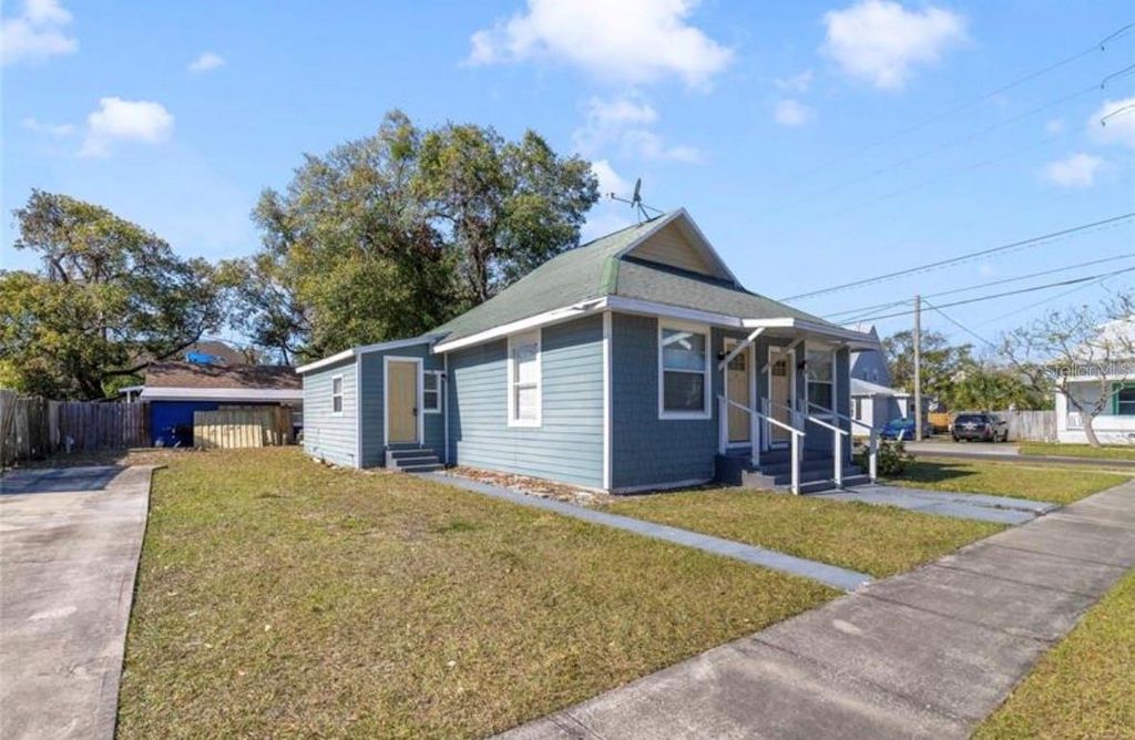 Photo of 222 N Orlando Avenue, Kissimmee, FL 34741 (MLS # G5110004)