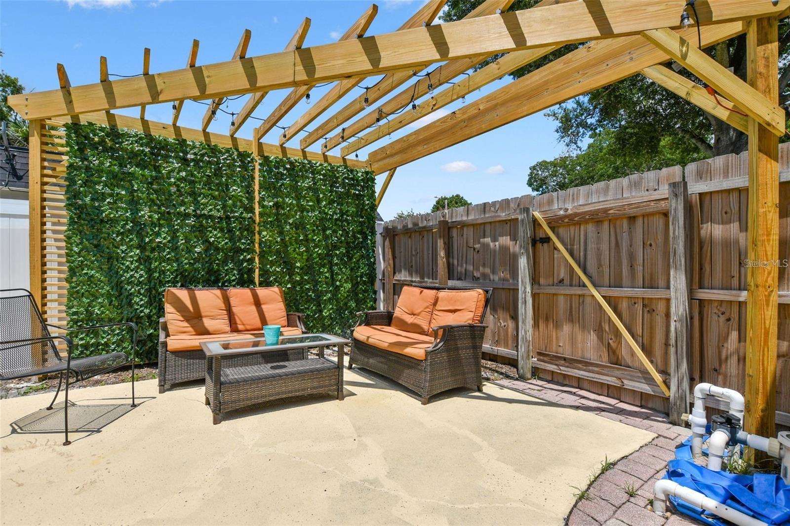 HOLIDAY VILLAGE SEC 4 - Residential Lease