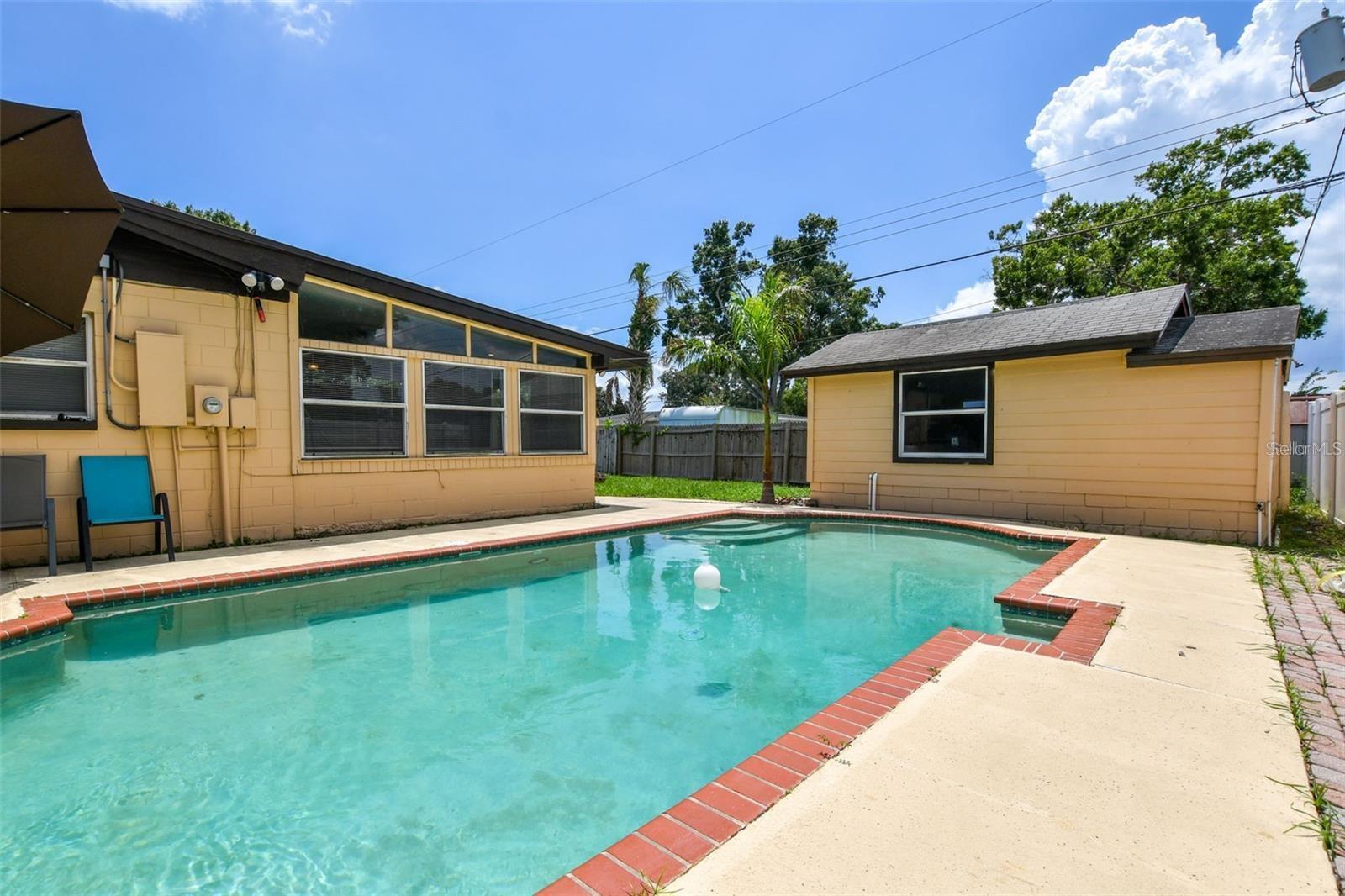 HOLIDAY VILLAGE SEC 4 - Residential Lease