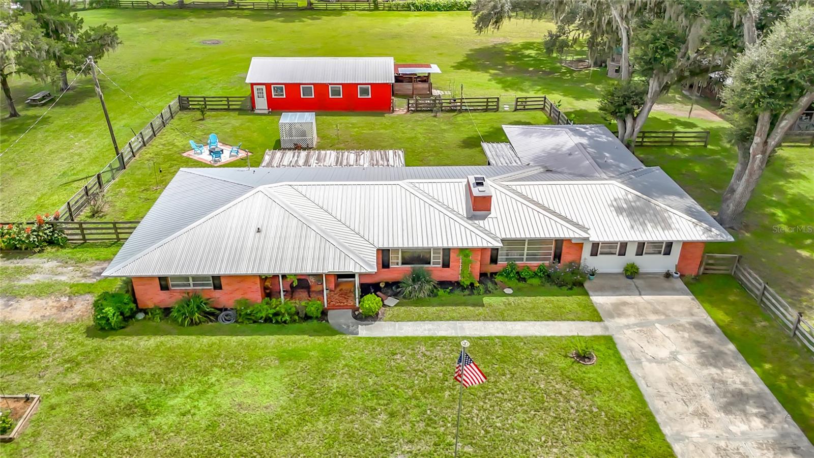 1644 W SOCRUM LOOP ROAD