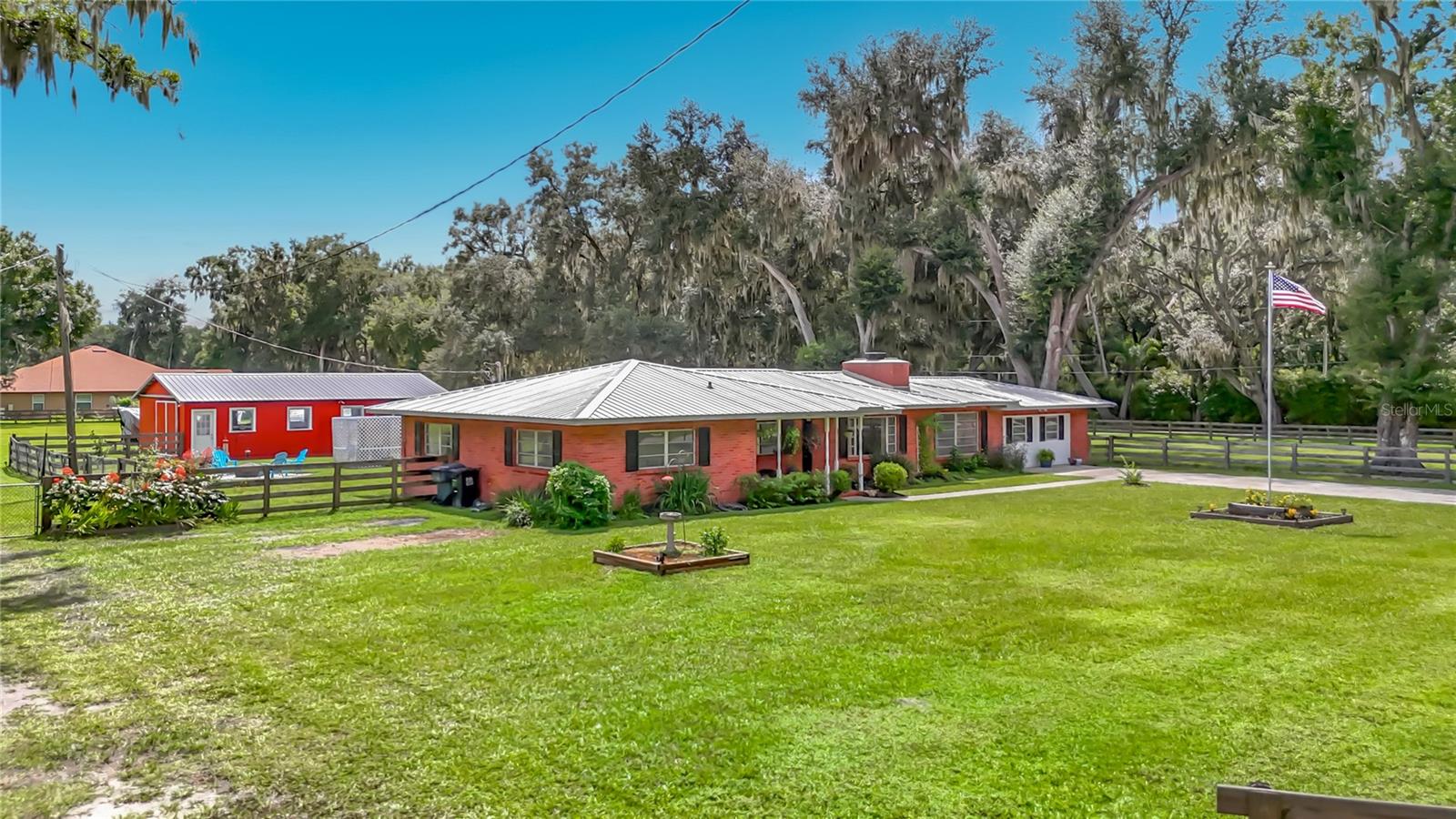 1644 W SOCRUM LOOP ROAD