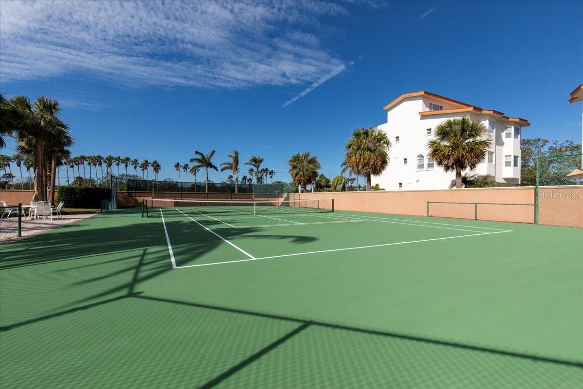 HIDDEN LAGOON AT ARROWHEAD POINT - Residential
