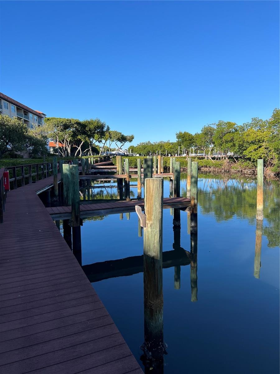 HIDDEN LAGOON AT ARROWHEAD POINT - Residential
