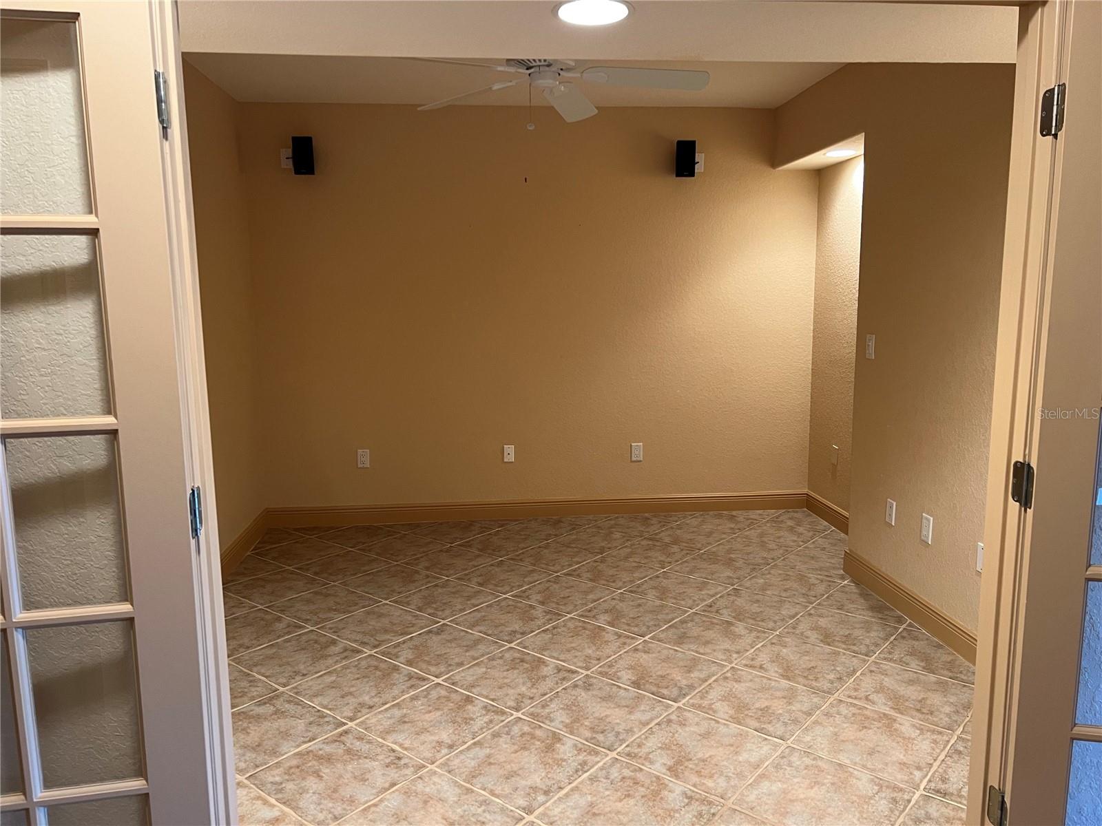 HIDDEN LAGOON AT ARROWHEAD POINT - Residential