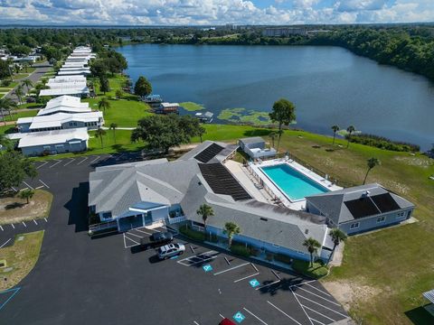 A home in TAVARES