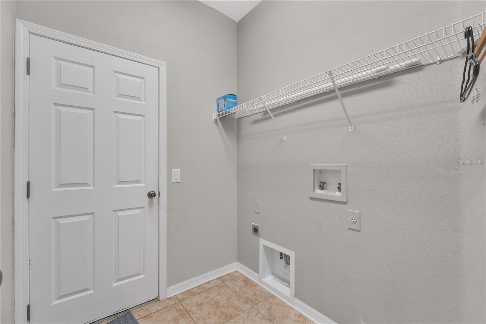 AVELAR CREEK SOUTH - Residential Lease