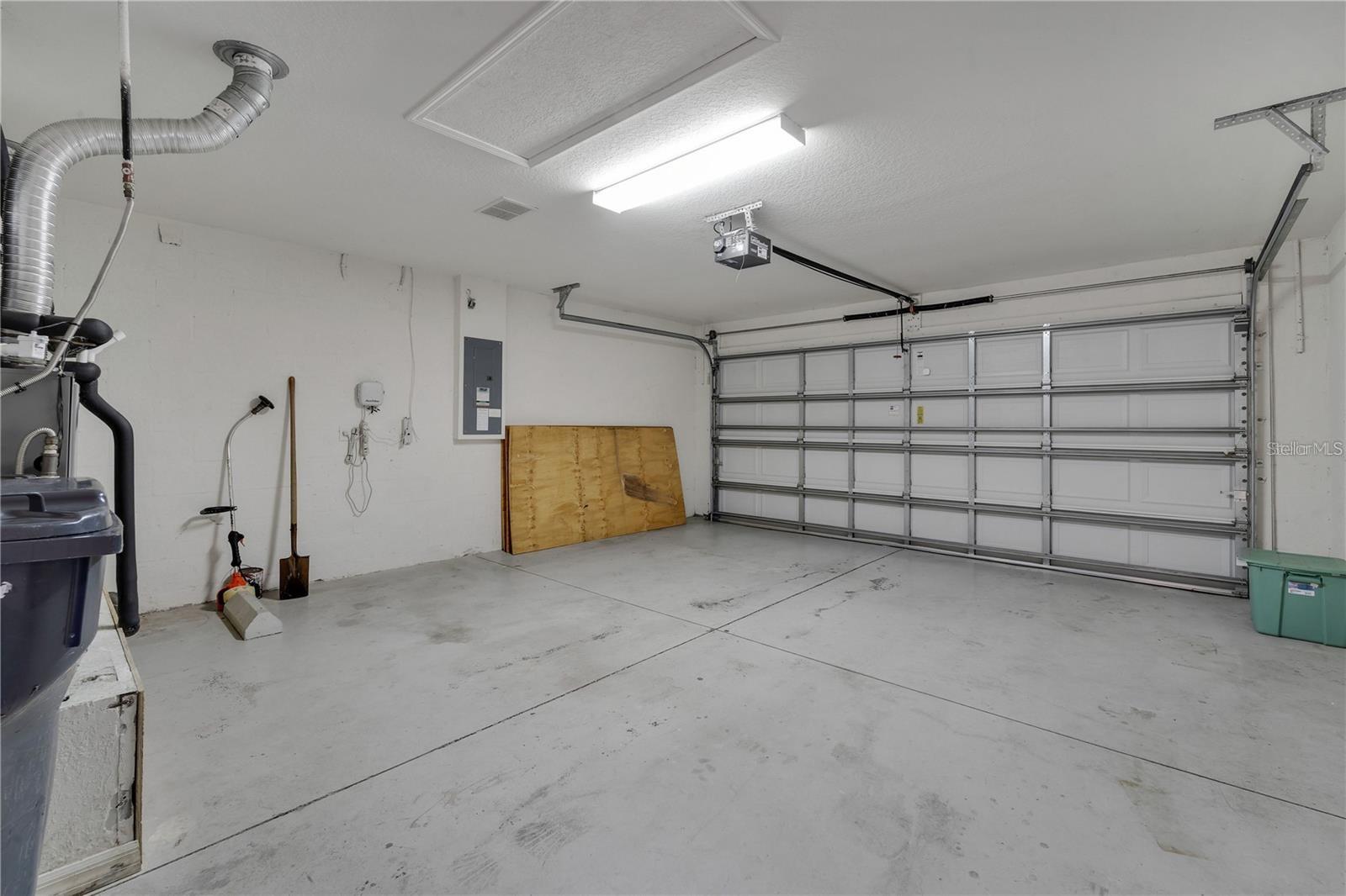 AVELAR CREEK SOUTH - Residential Lease