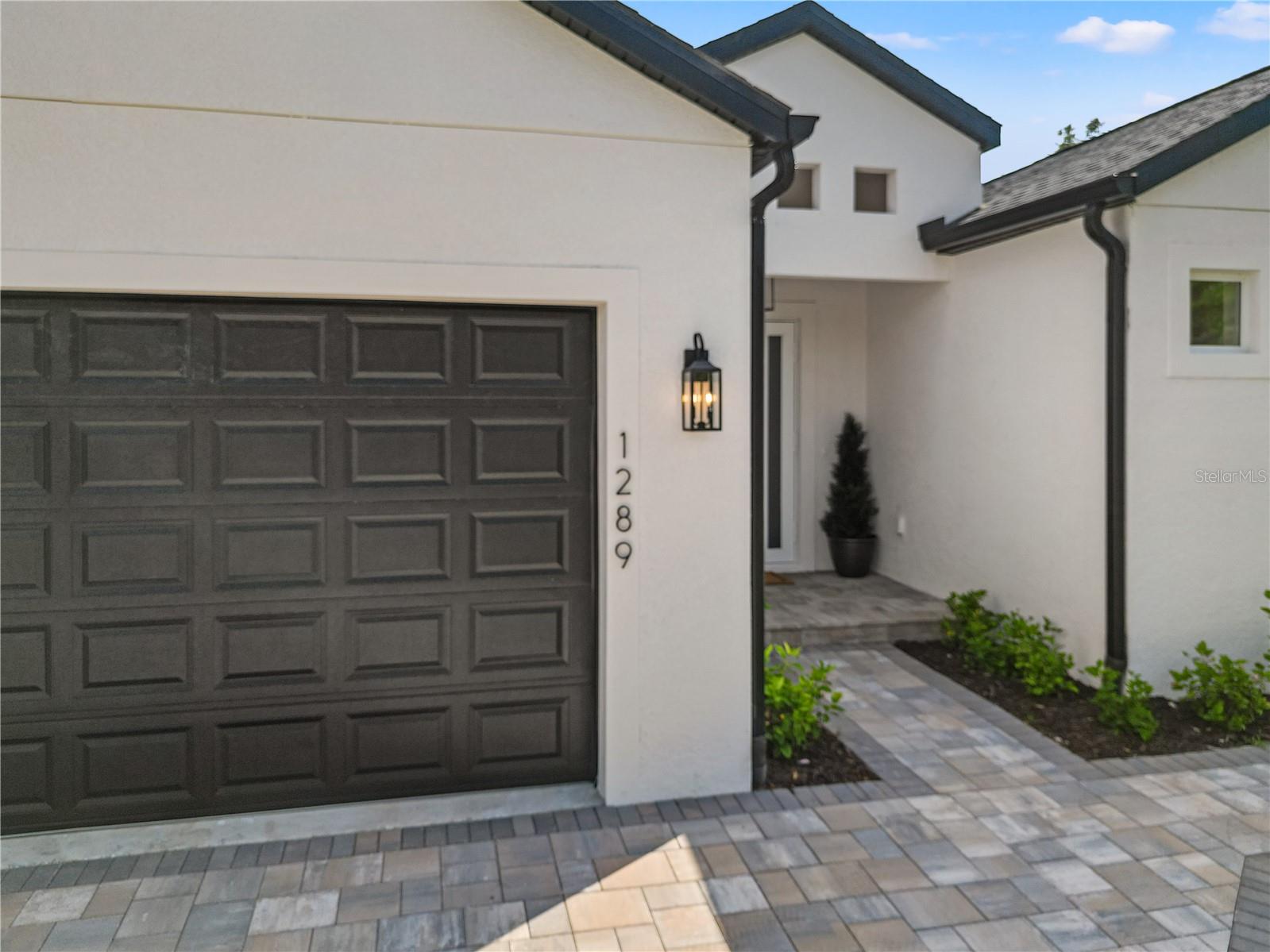 1289 OREGON LANE