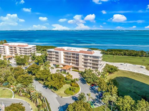 A home in LONGBOAT KEY