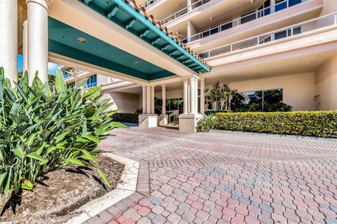 A home in LONGBOAT KEY