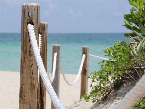 A home in LONGBOAT KEY