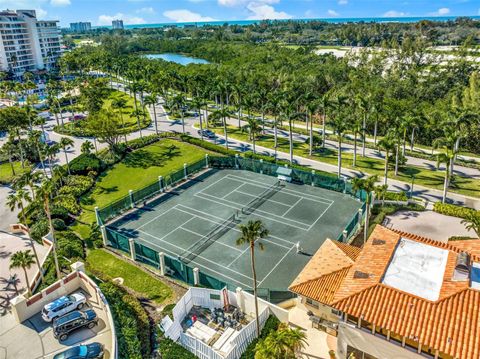 A home in LONGBOAT KEY