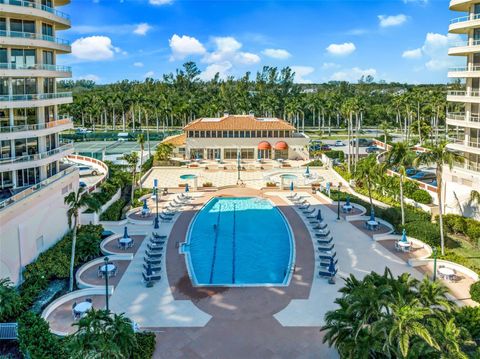 A home in LONGBOAT KEY