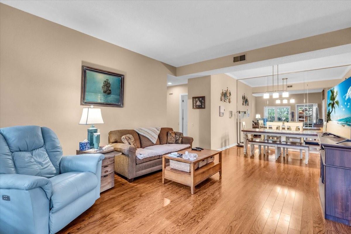 LOS PRADOS CONDO - Residential