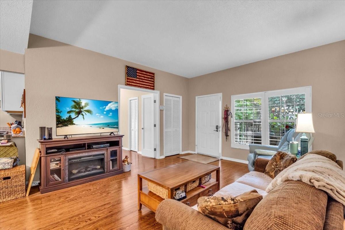 LOS PRADOS CONDO - Residential