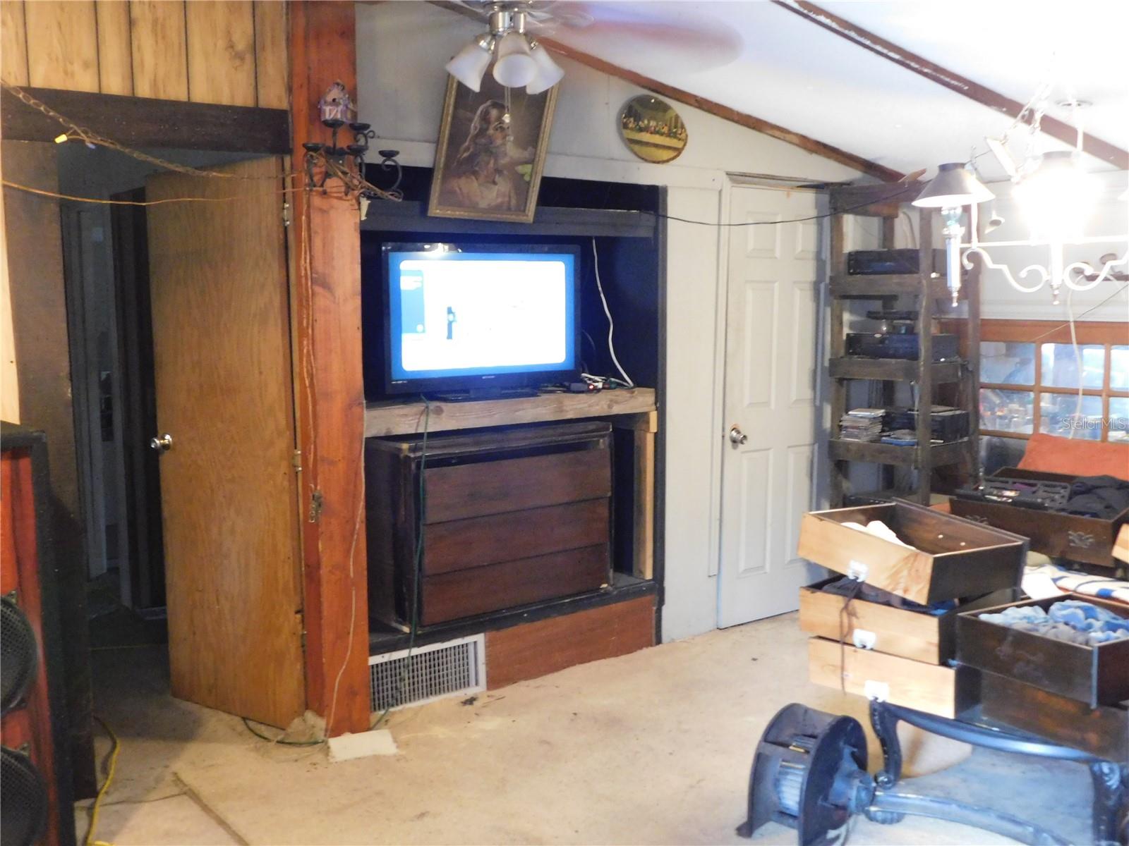 SHERWOOD FOREST - Residential