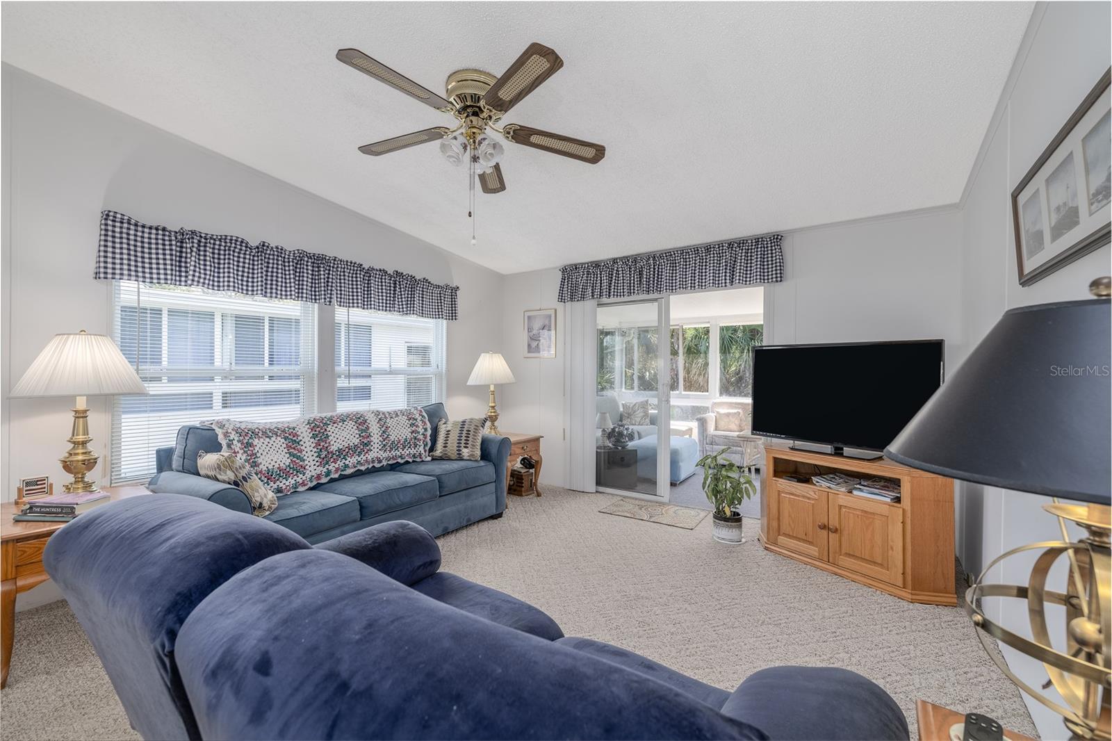 810 N NAVIGATORS WAY