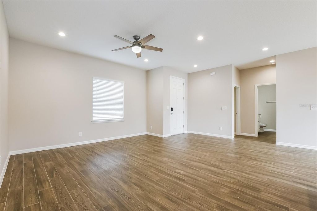 Photo of 1408 E Lakeview Avenue, Eustis, FL 32726 (MLS # O6368203)