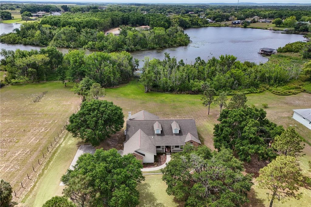 Photo of 17728 Palm View Circle, Mount Dora, FL 32757 (MLS # G5103252)