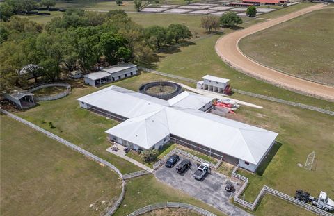 Tiny photo for 4450 SE 216th Avenue, Morriston, FL 32668 (MLS # OM698007)