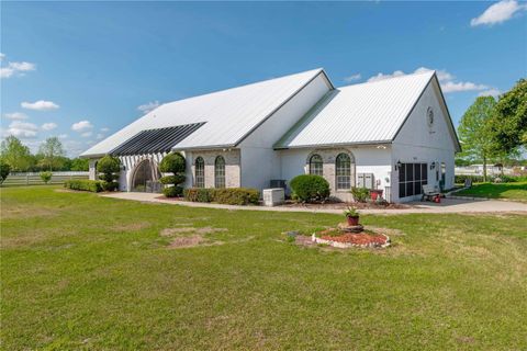 Tiny photo for 4450 SE 216th Avenue, Morriston, FL 32668 (MLS # OM698007)