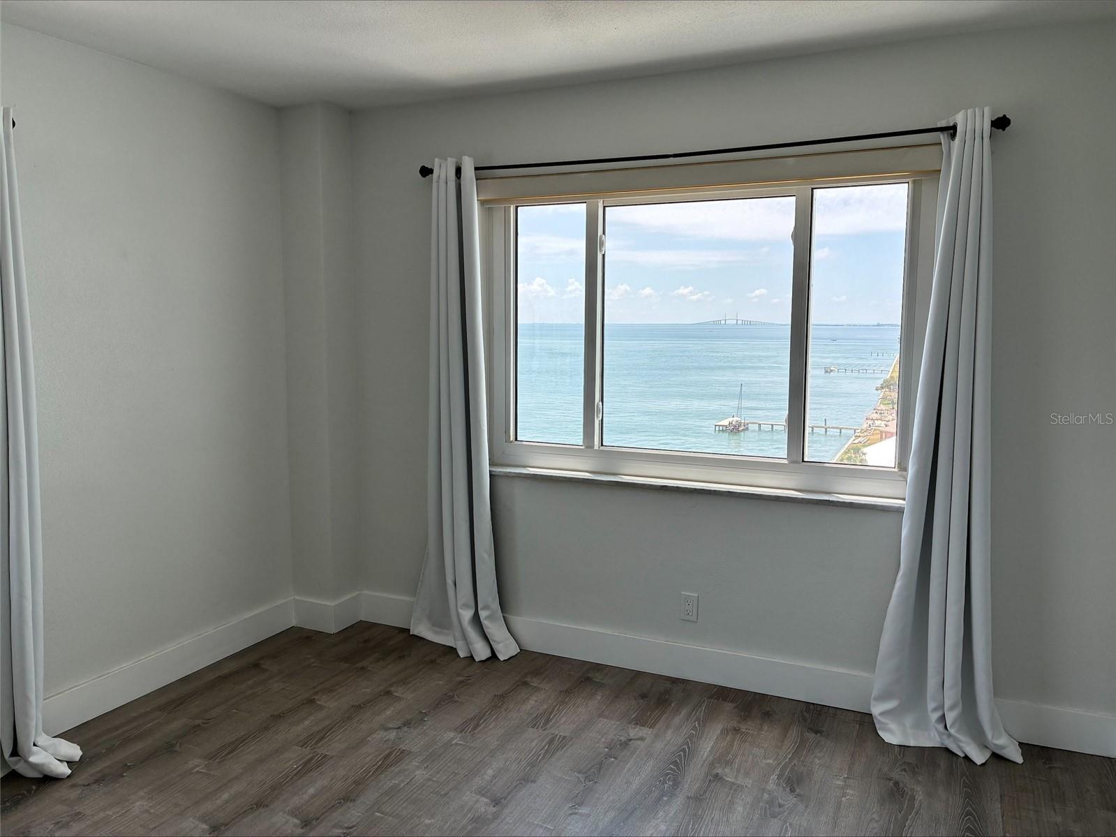 SKY HARBOUR CONDO APTS - Residential Lease